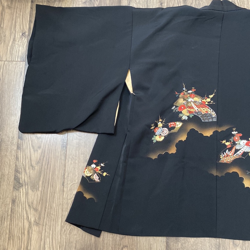 EUC Beautifully Made Kimono - Picture 9 of 13